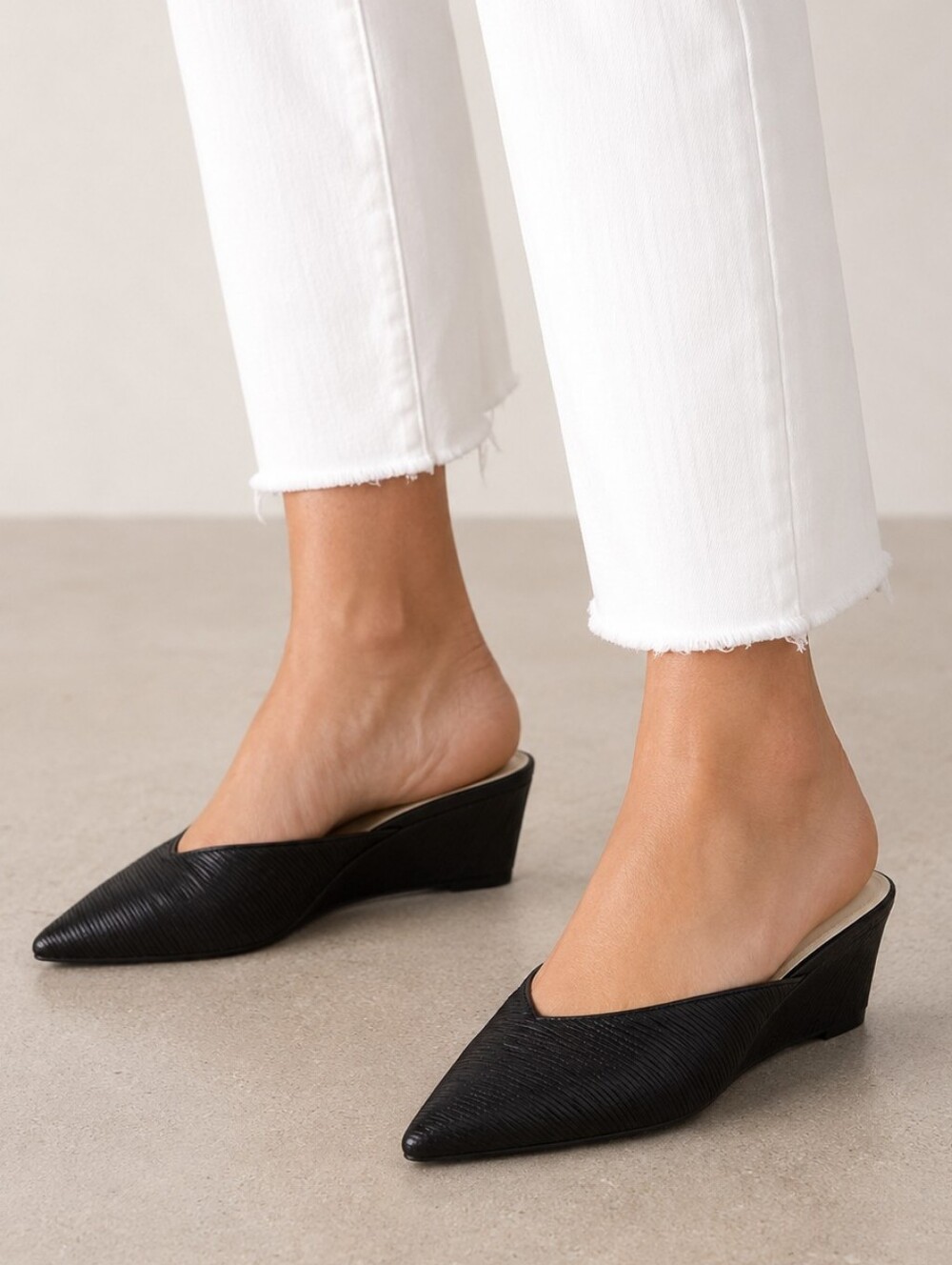 1 State Lenne Pointed Toe Kitten Wedge Heel